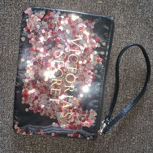 Sequence VS Wristlet💕